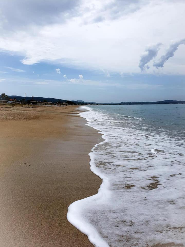 Kormoranos Beach 阿查拉维 外观 照片