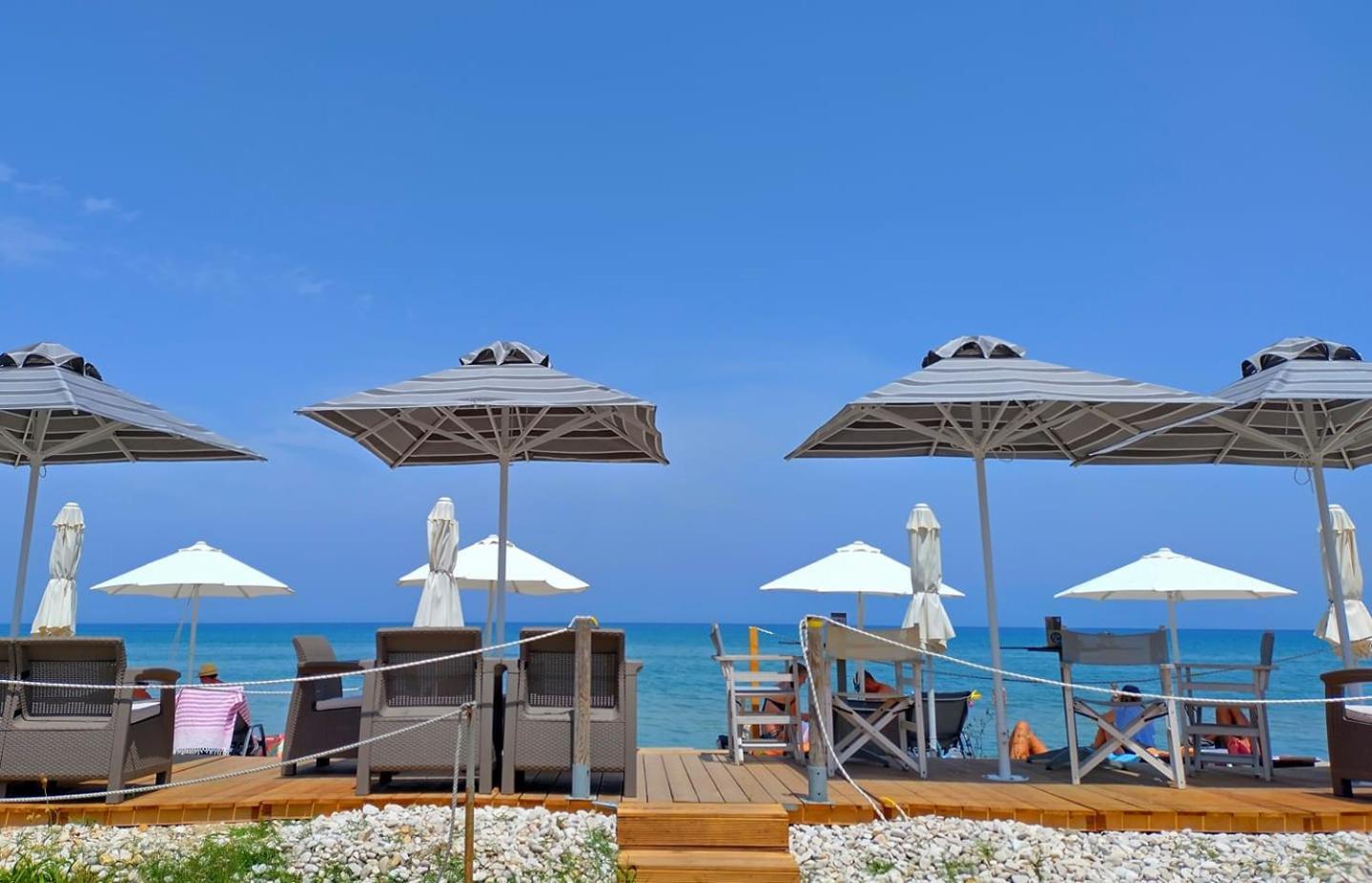 Kormoranos Beach 阿查拉维 外观 照片